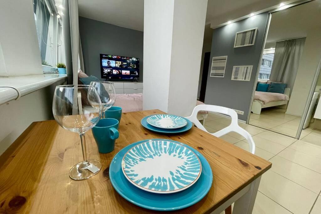 Gold 3 Metro X2 Wifi 300 Mbs 60'Tv Netflix Hbo Appletv+ Apartment Varşovia Exterior foto